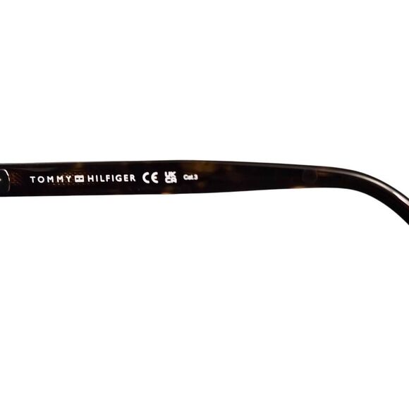 Tommy Hilfiger Tortoise Sunglasses with New Soft Leather Case - Picture 13 of 14